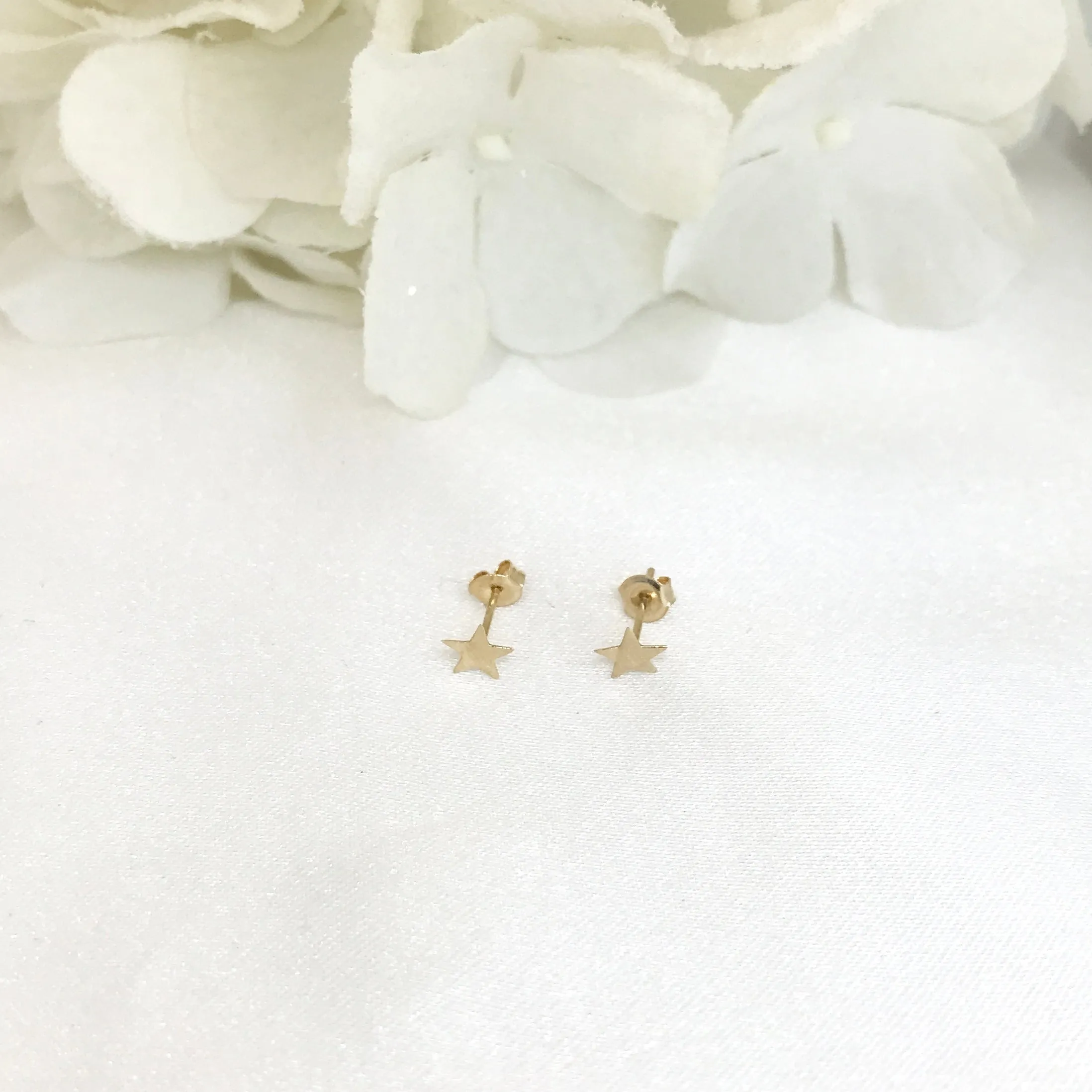 10k Gold Single Star Mini Stud Earrings