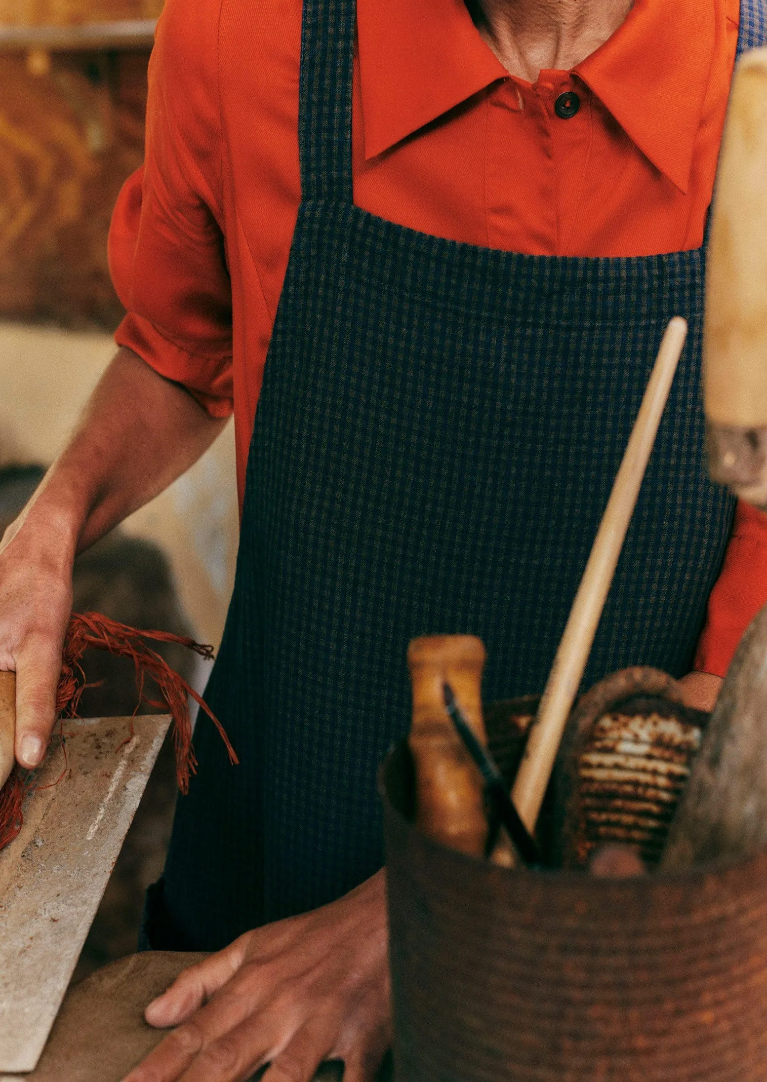 Check Linen Crossback Pinafore Apron | Navy/Chestnut