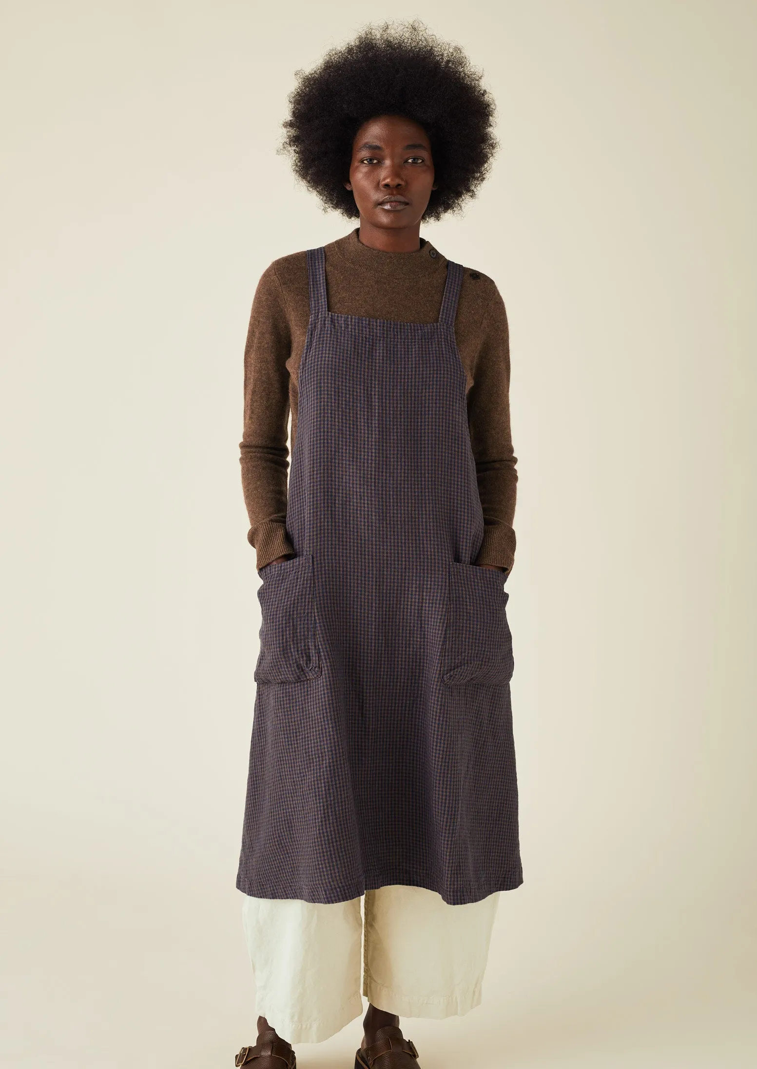 Check Linen Crossback Pinafore Apron | Navy/Chestnut