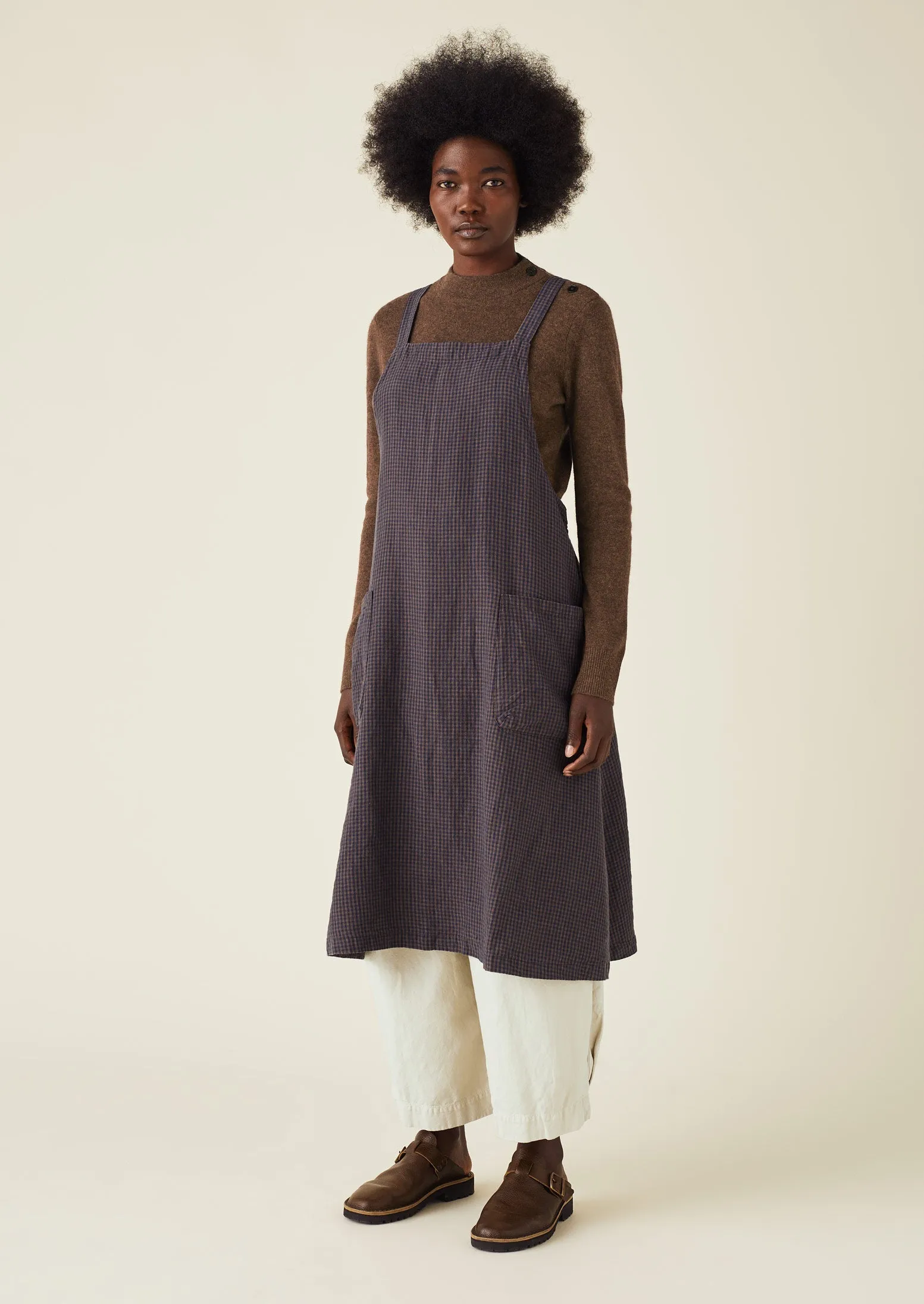 Check Linen Crossback Pinafore Apron | Navy/Chestnut