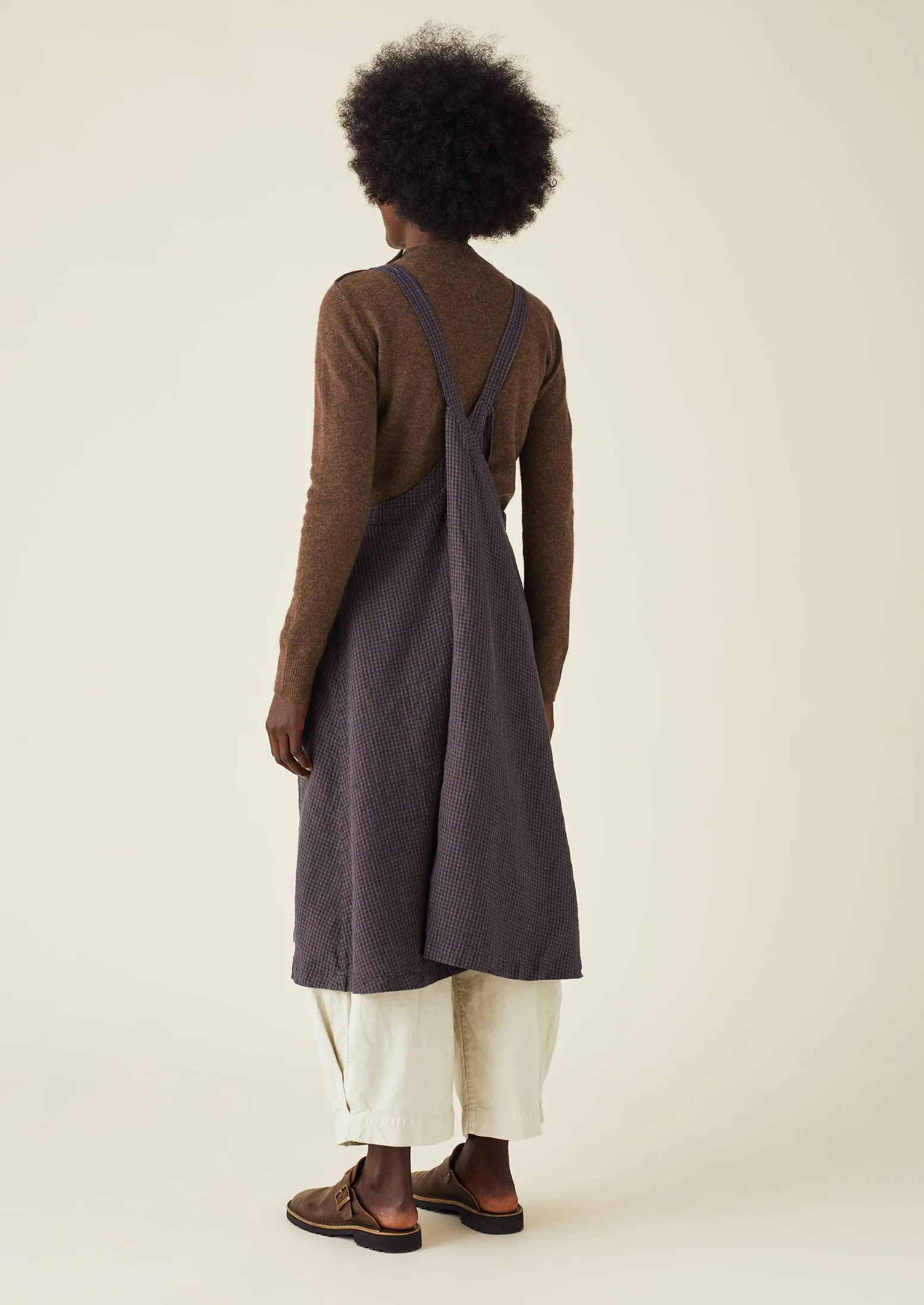 Check Linen Crossback Pinafore Apron | Navy/Chestnut