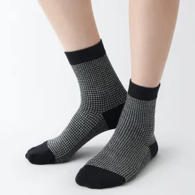 Right Angle Houndstooth Short Socks